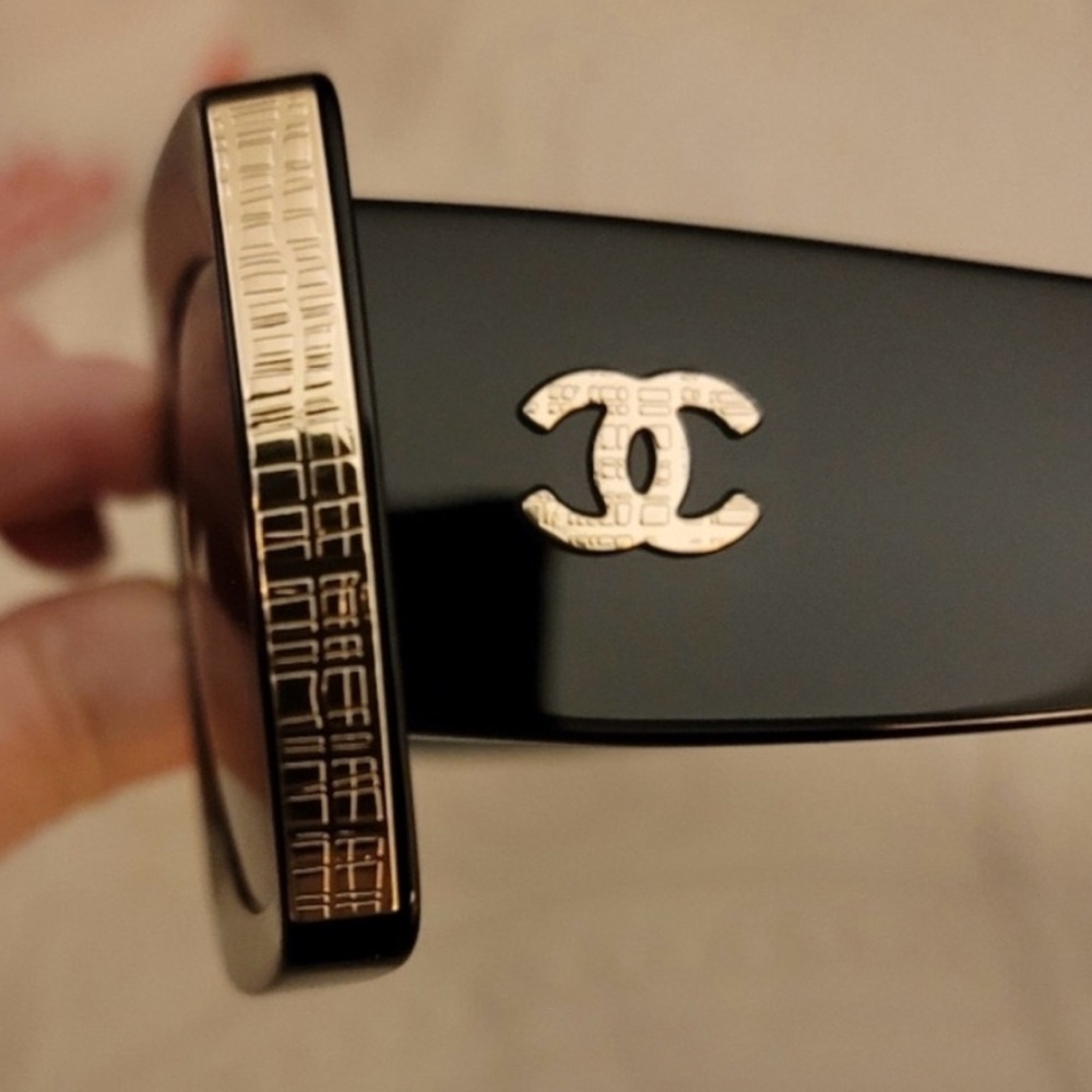 CHANEL Elegant Black Sunglasses Full inclusion with COA - Picture 9 of 16
